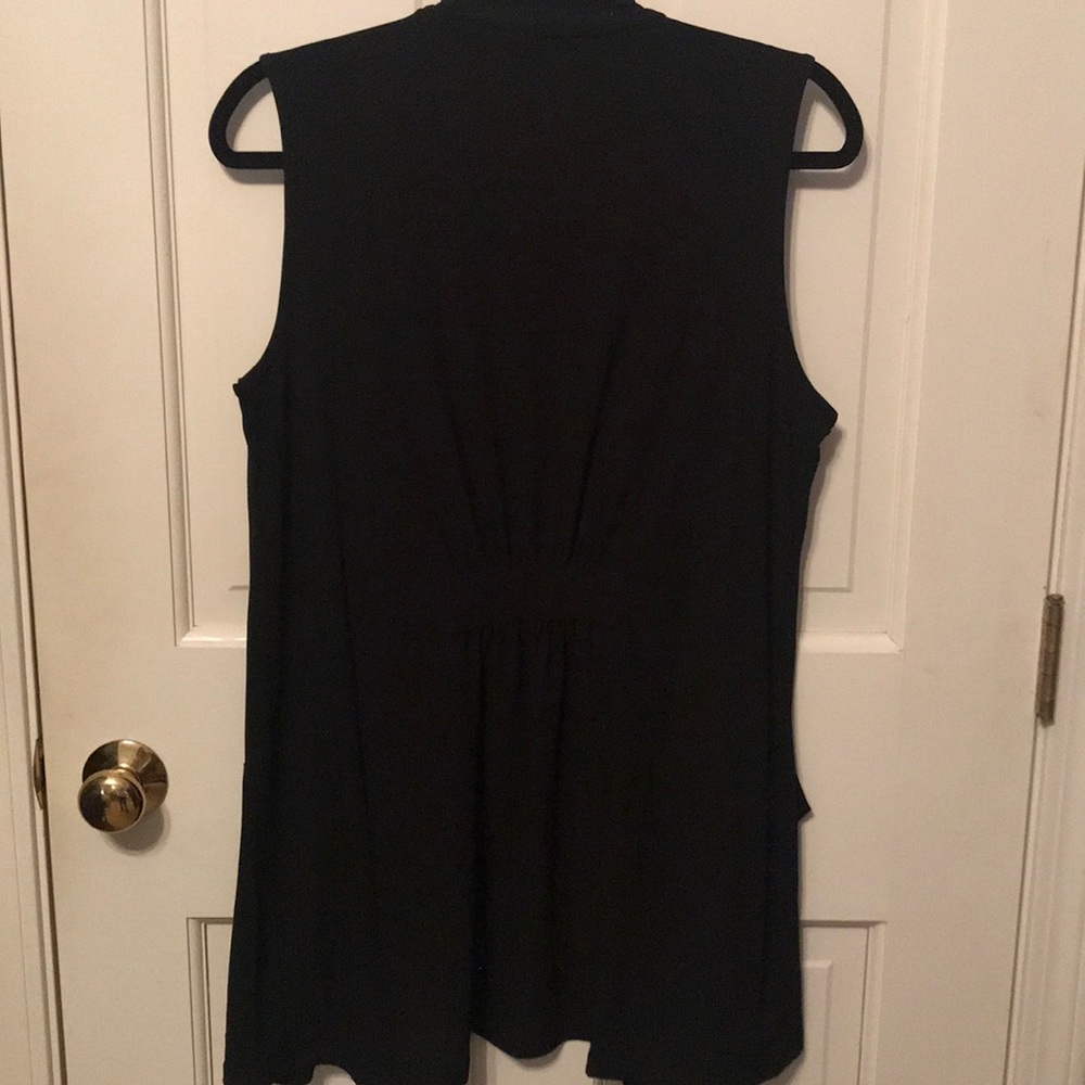 Vest - Picture 2 of 3